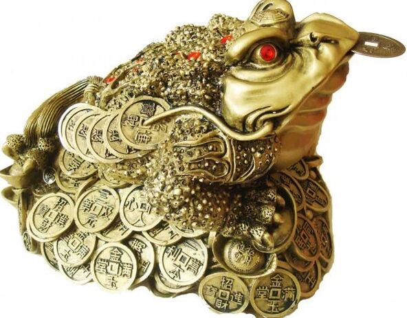 Ang isang three-legged toad ay makakaakit ng matatag na kayamanan at good luck sa iyong tahanan.